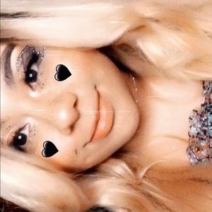 Meet your Posher, Adriana